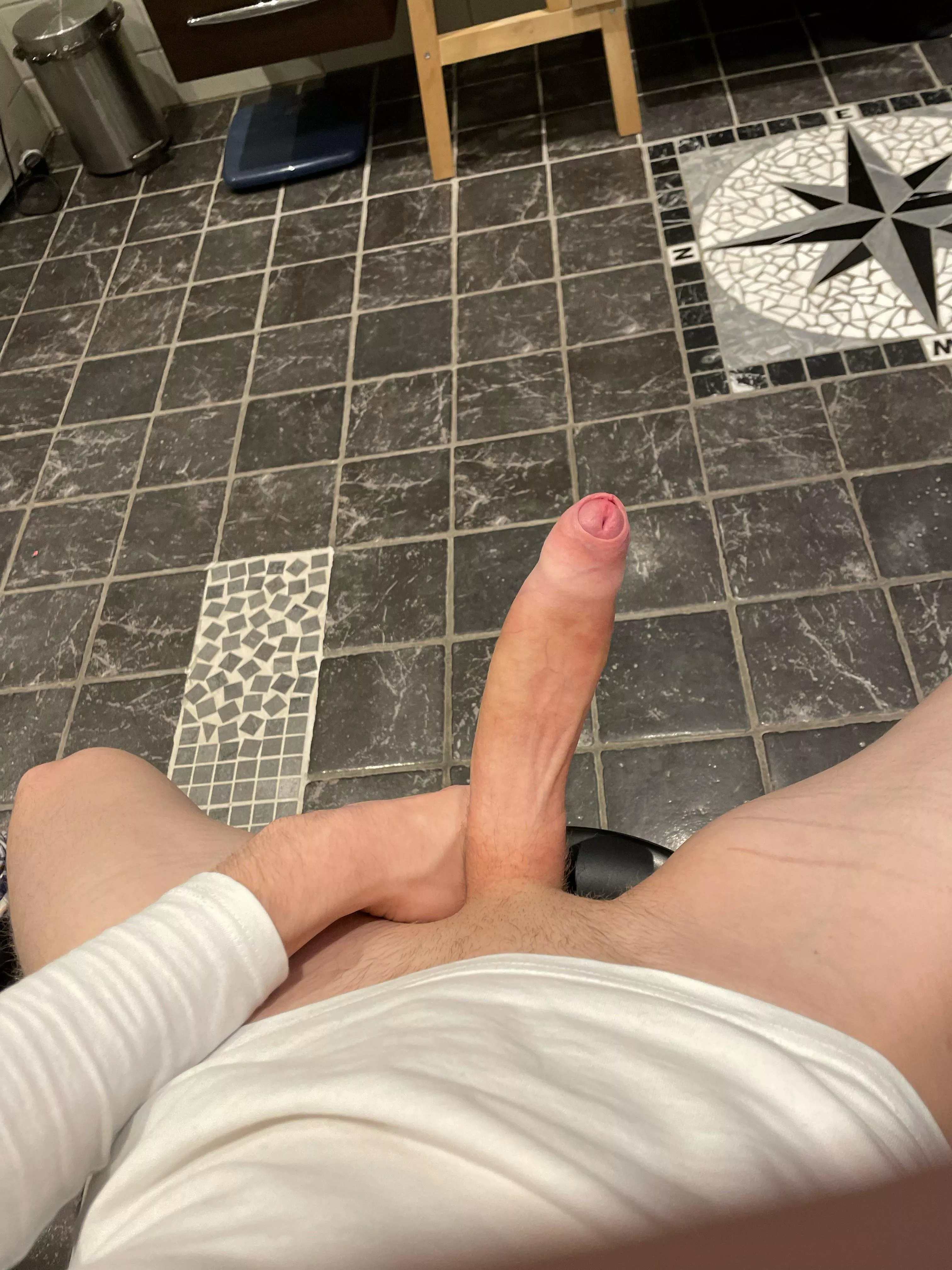 hmu if ur fit or if u got a big cock : felixhatargud 