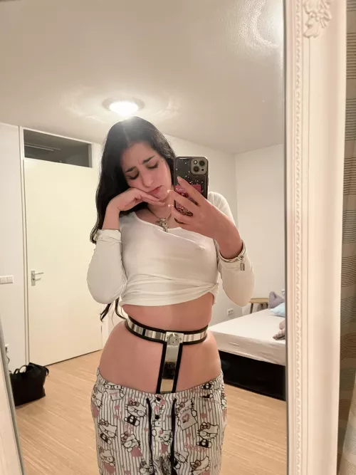 last night here, I wish u/fotoro could keep me locked but I do have college and work!!😭