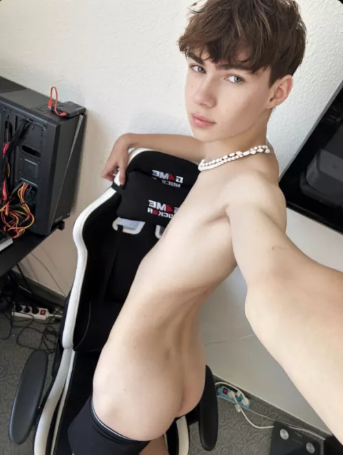 my kink is while gaming to be the bottom are you in ?