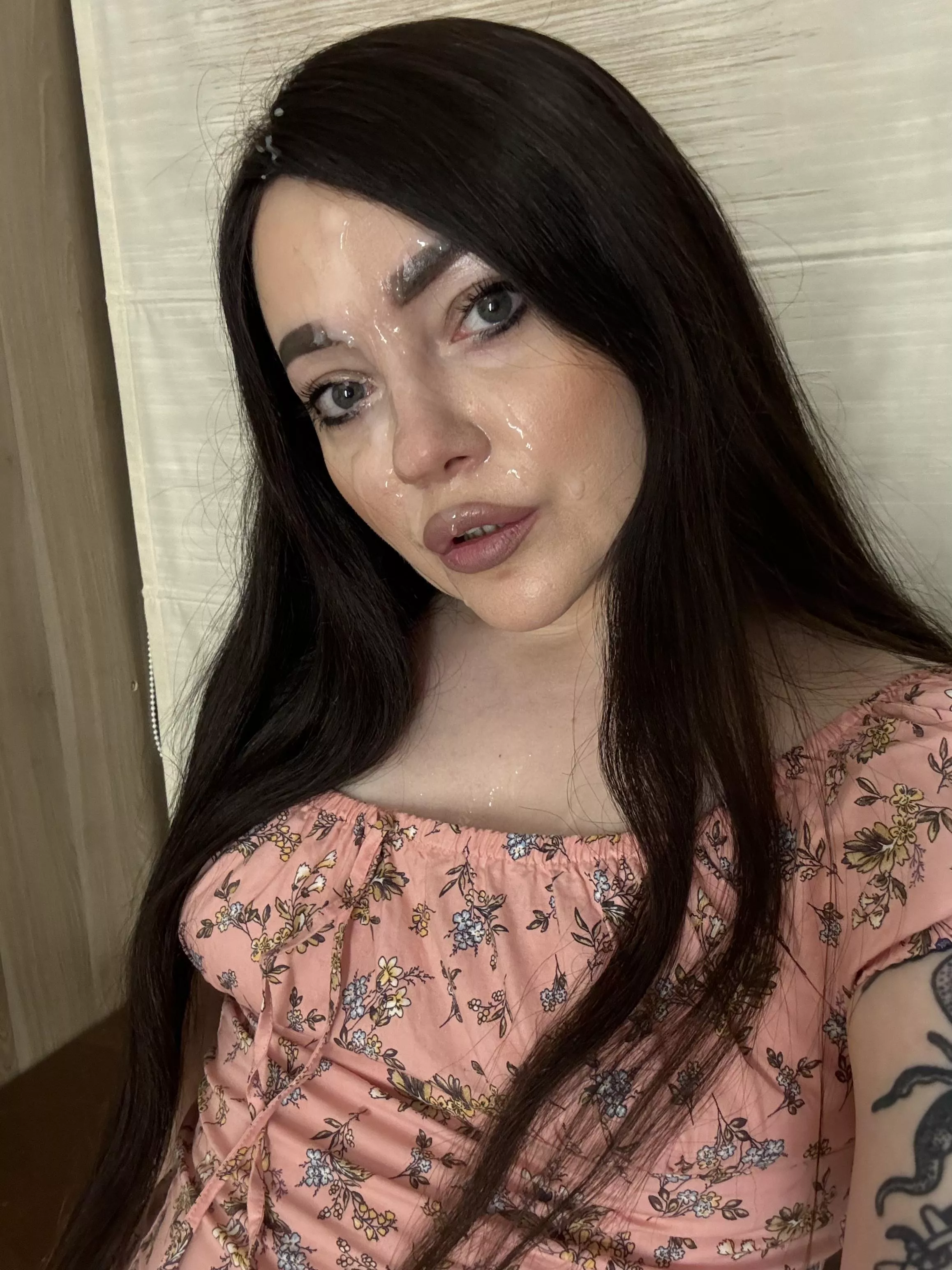 Pretty selfie. Facials are my favorite