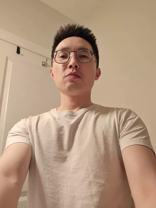 Sorry for the bad hair. I think I'm a mess, scrolling on Grindr but just rather be alone