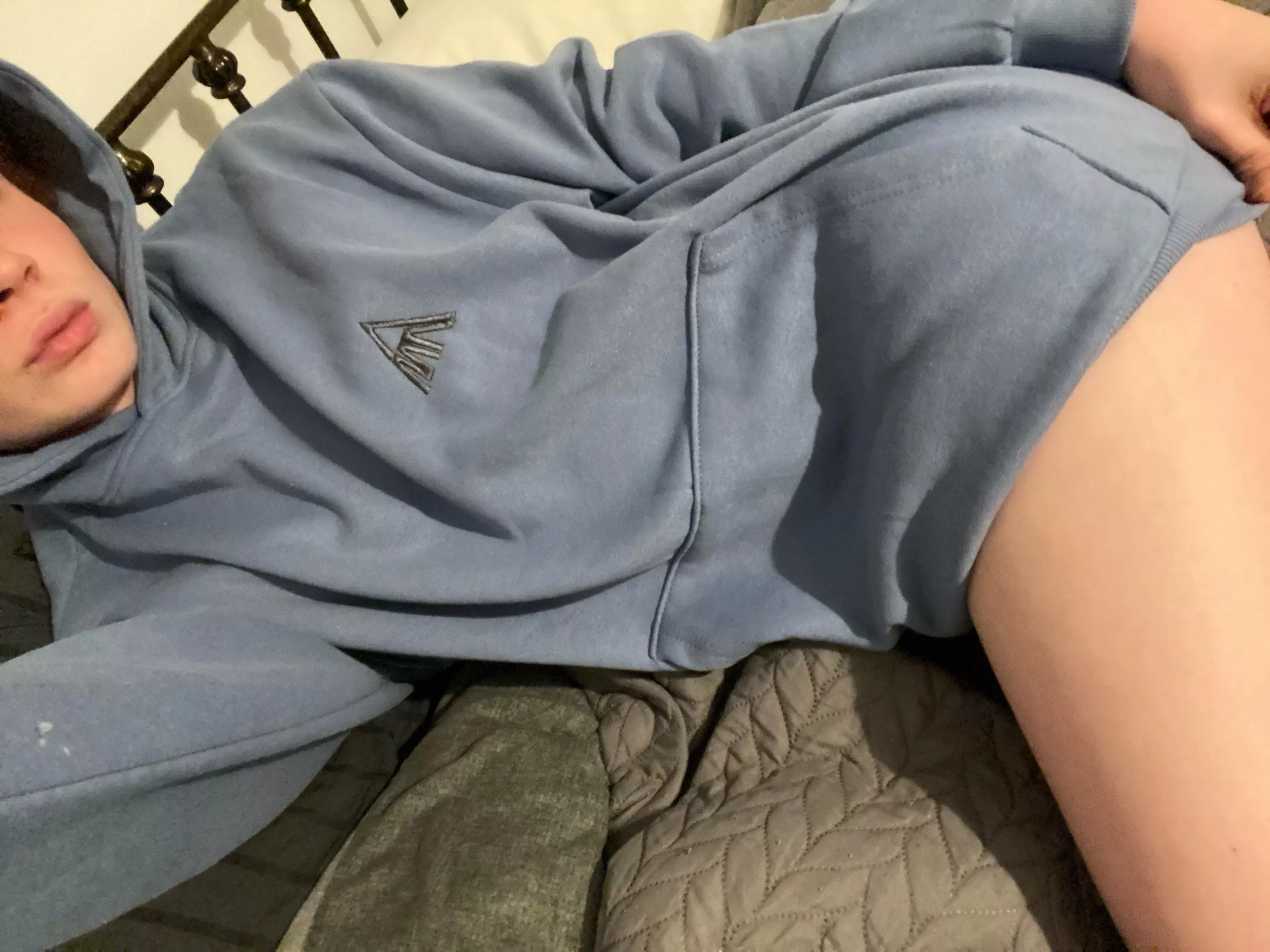 Who tryna cuddle and fuck? :3