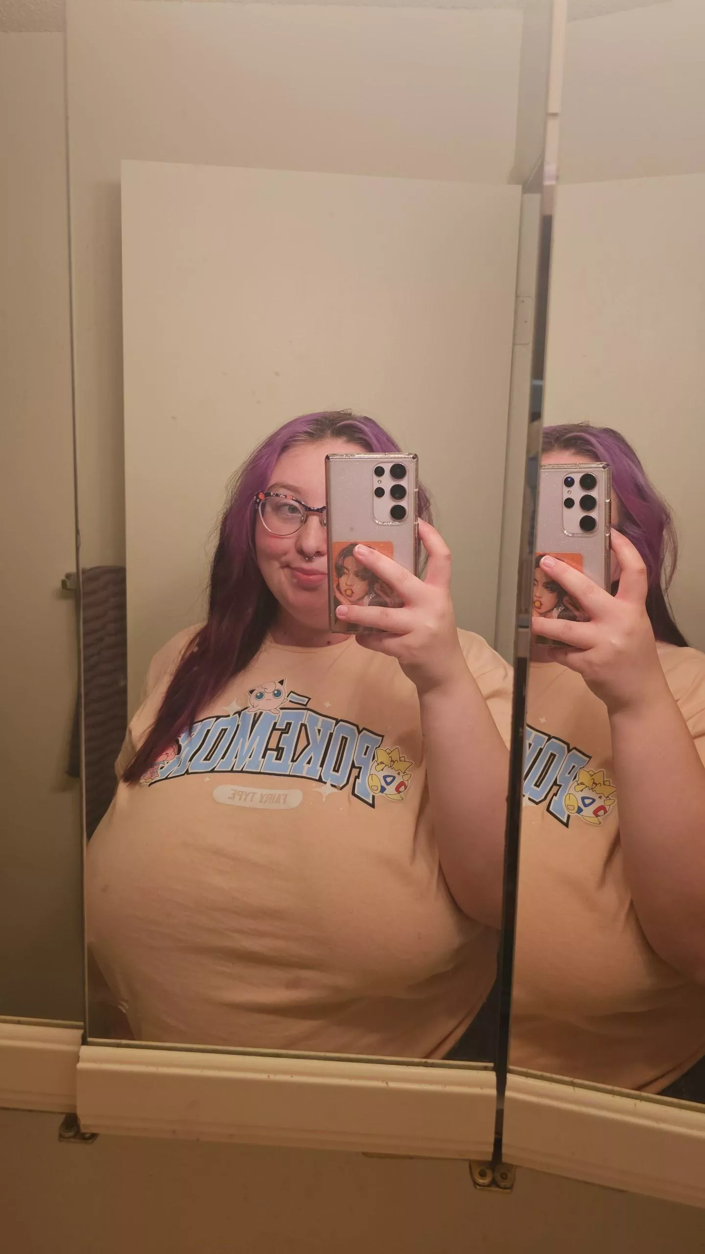 Always feel cute in my mirror selfies💗