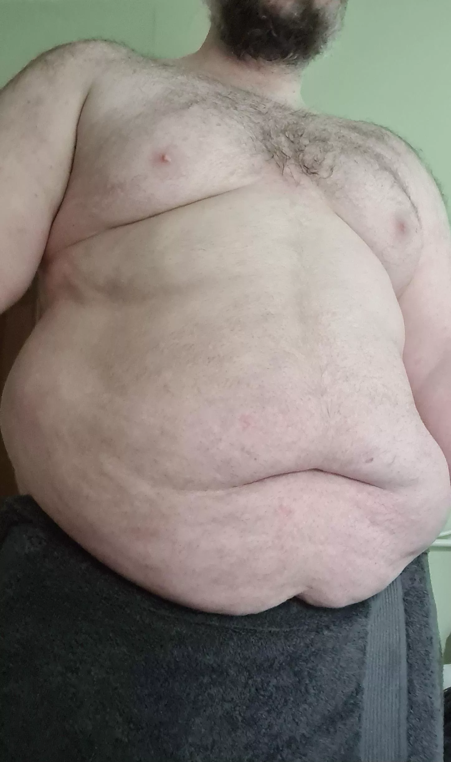 Big belly still take my shirt off like Nelly