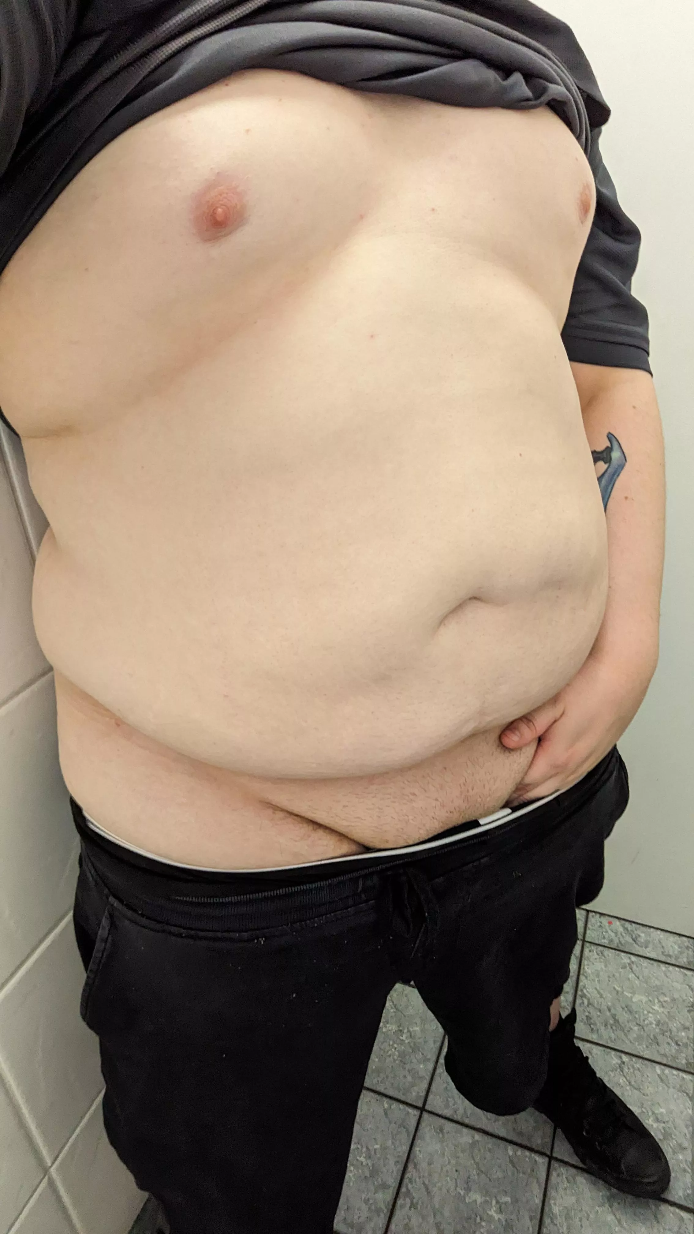 Break time is for taking nudes right?  🤭