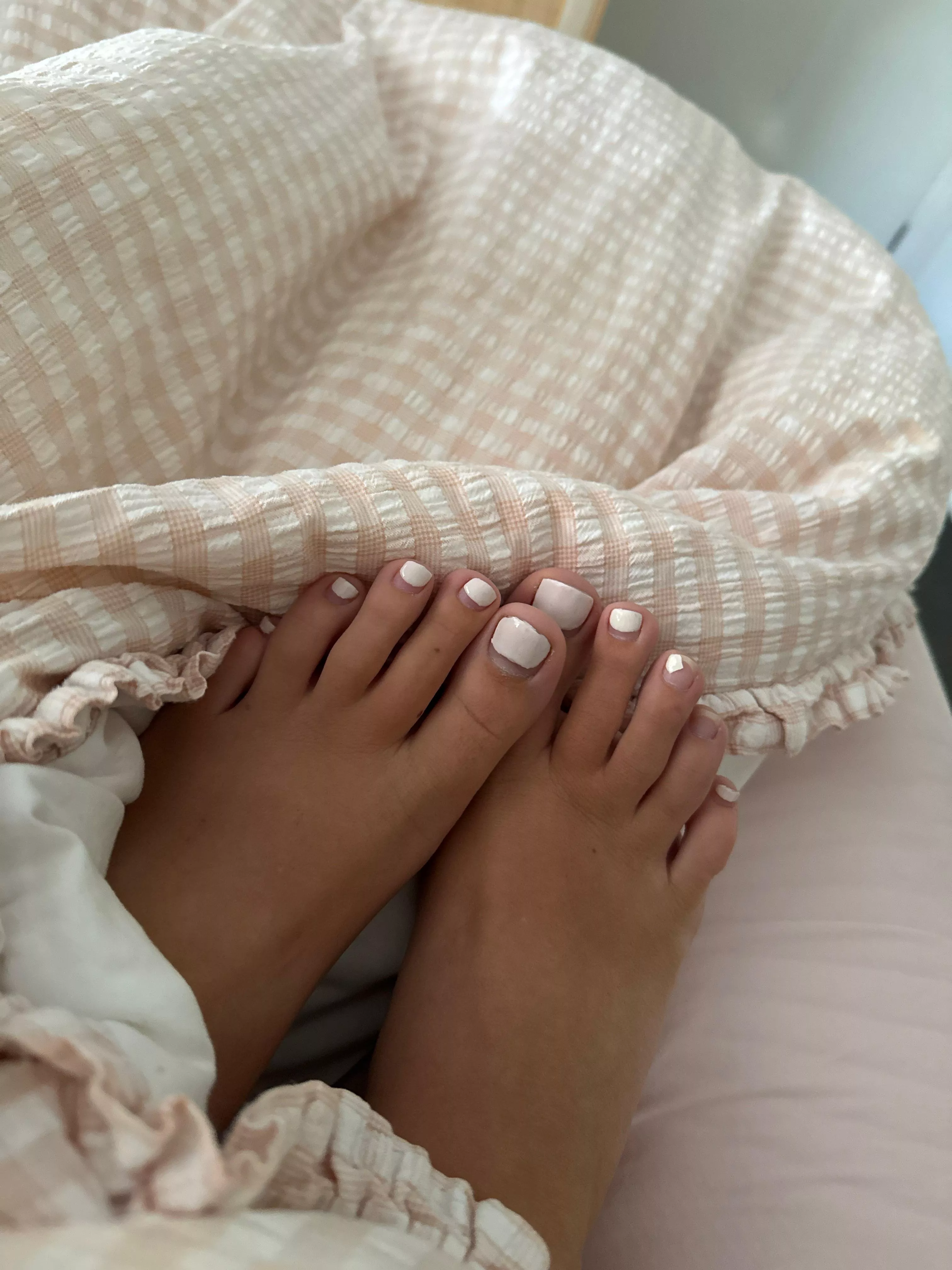 Do you like my feet 🤭 OC