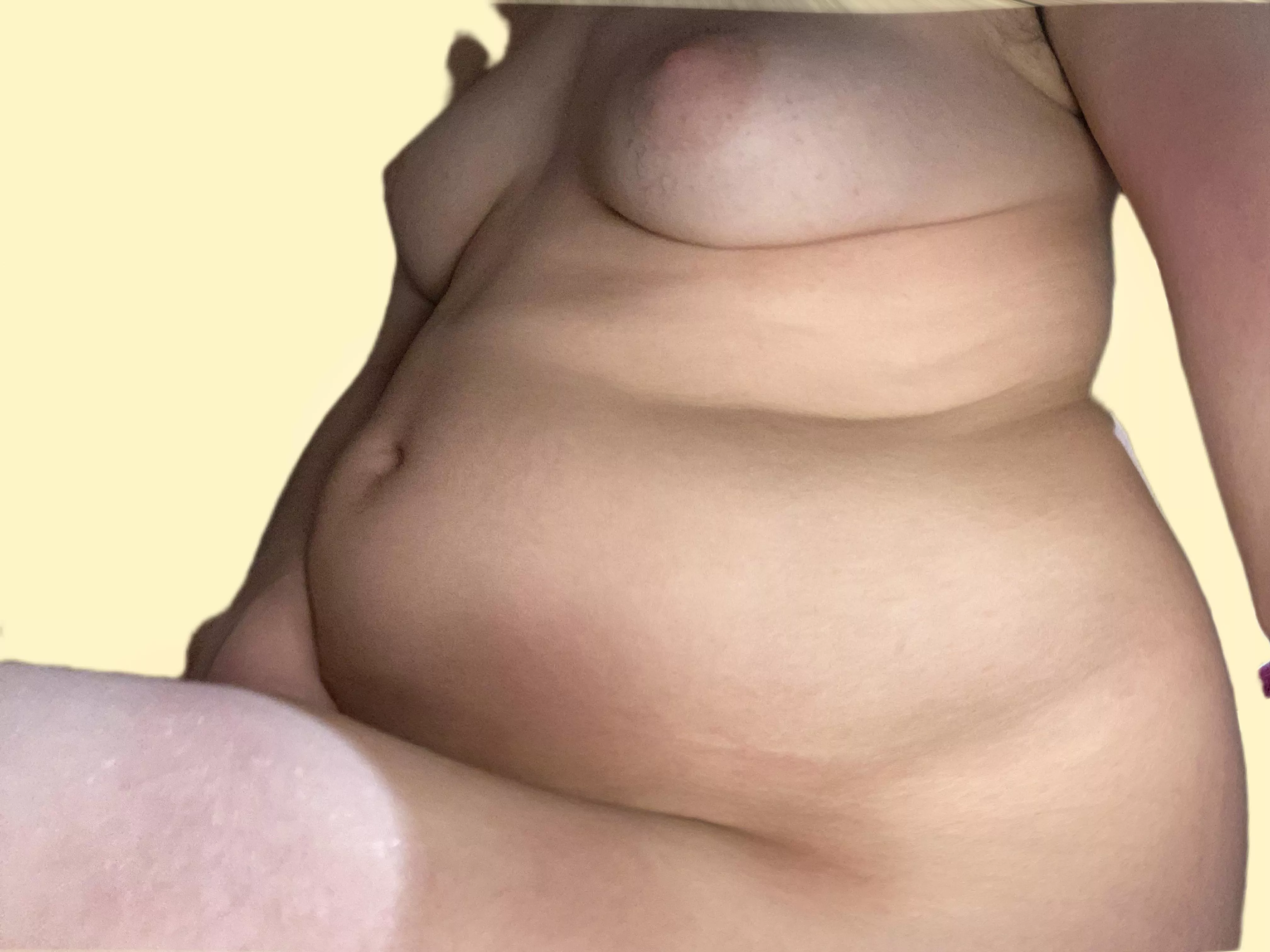 i’m just a chubby 20 yo girl with a tummy pudge, not properly fat yet but my snacking habits are definitely going to get me there one day lol