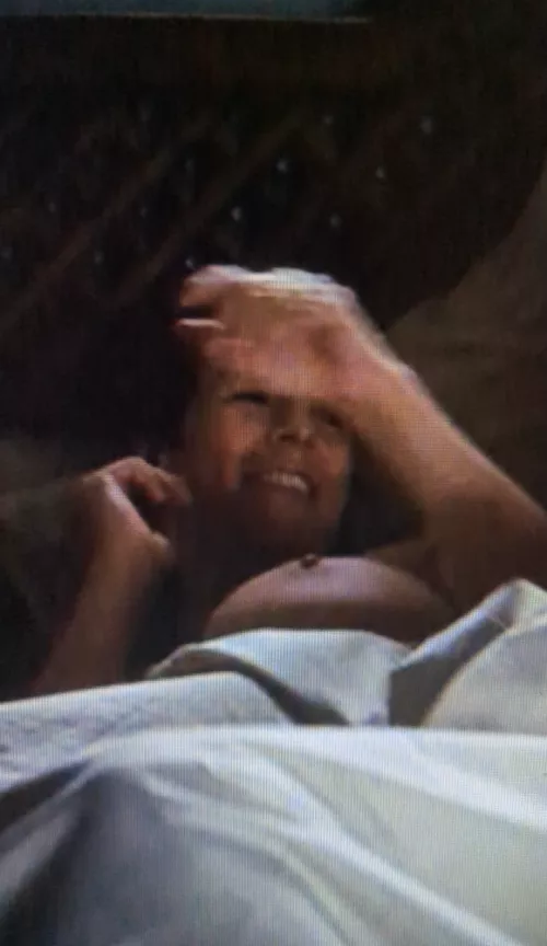 Jamie Lee Curtis in the movie Tailor of Panama