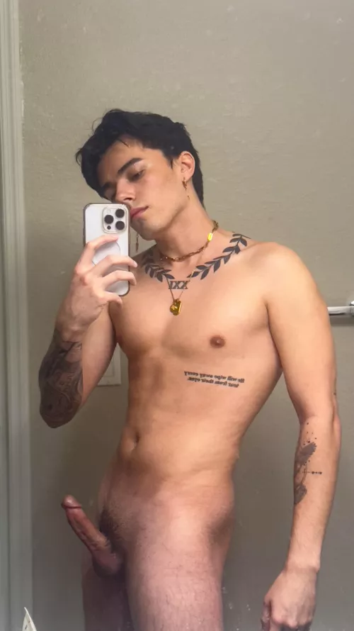 Just a college student that’s horny 24/7 😅