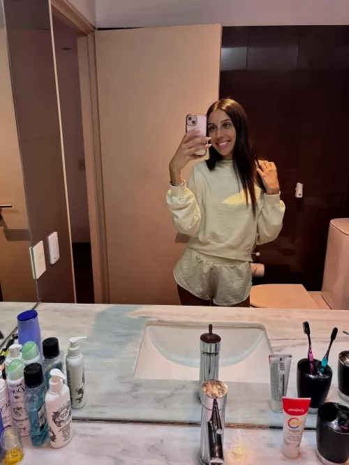just a mirror selfie in my cozy outfit