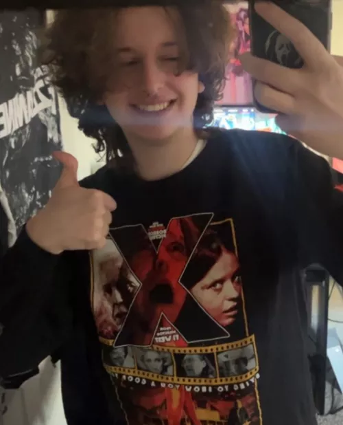 my friend gifted me this X shirt!!