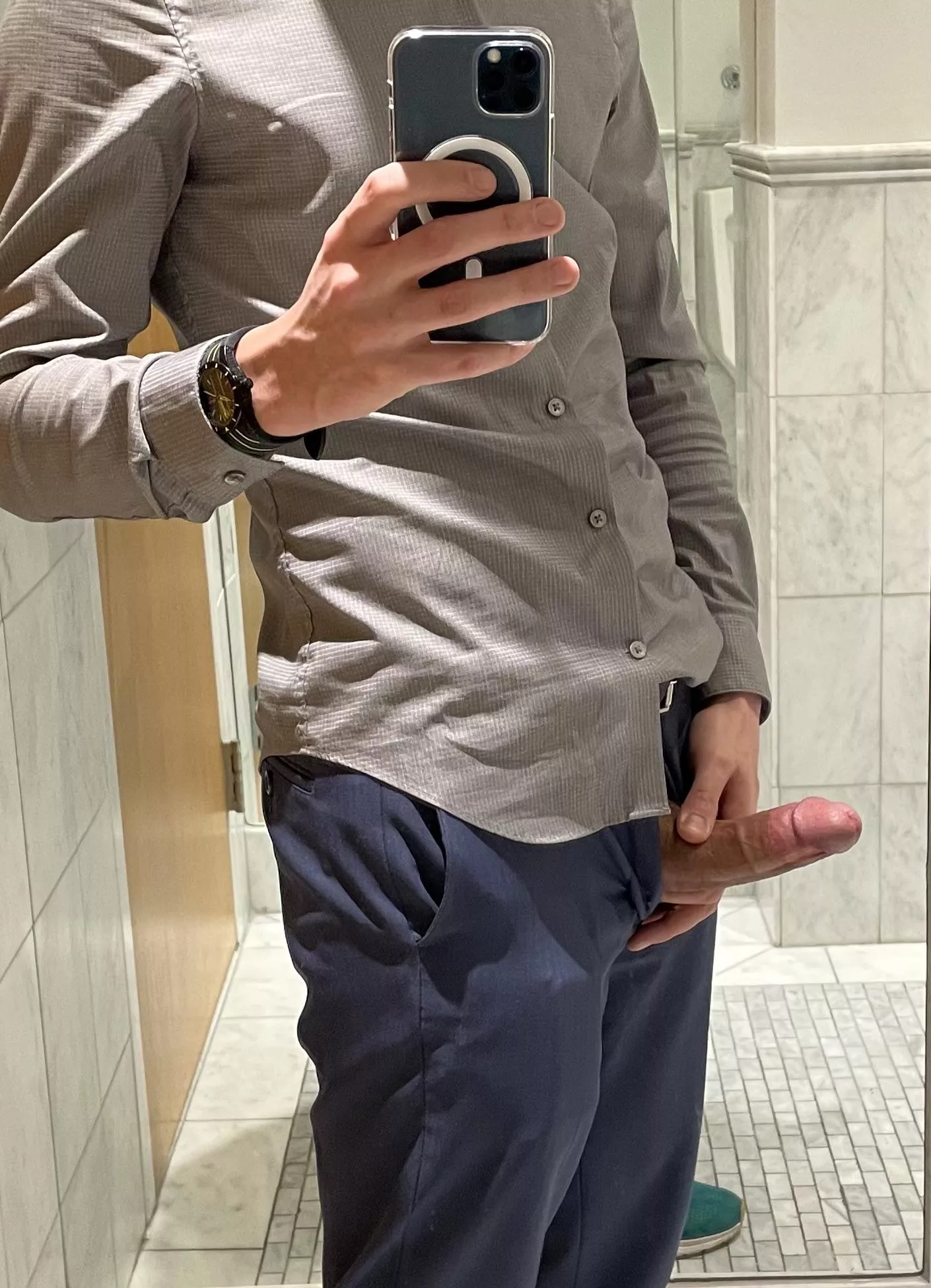 Stressful day in the office 🥵