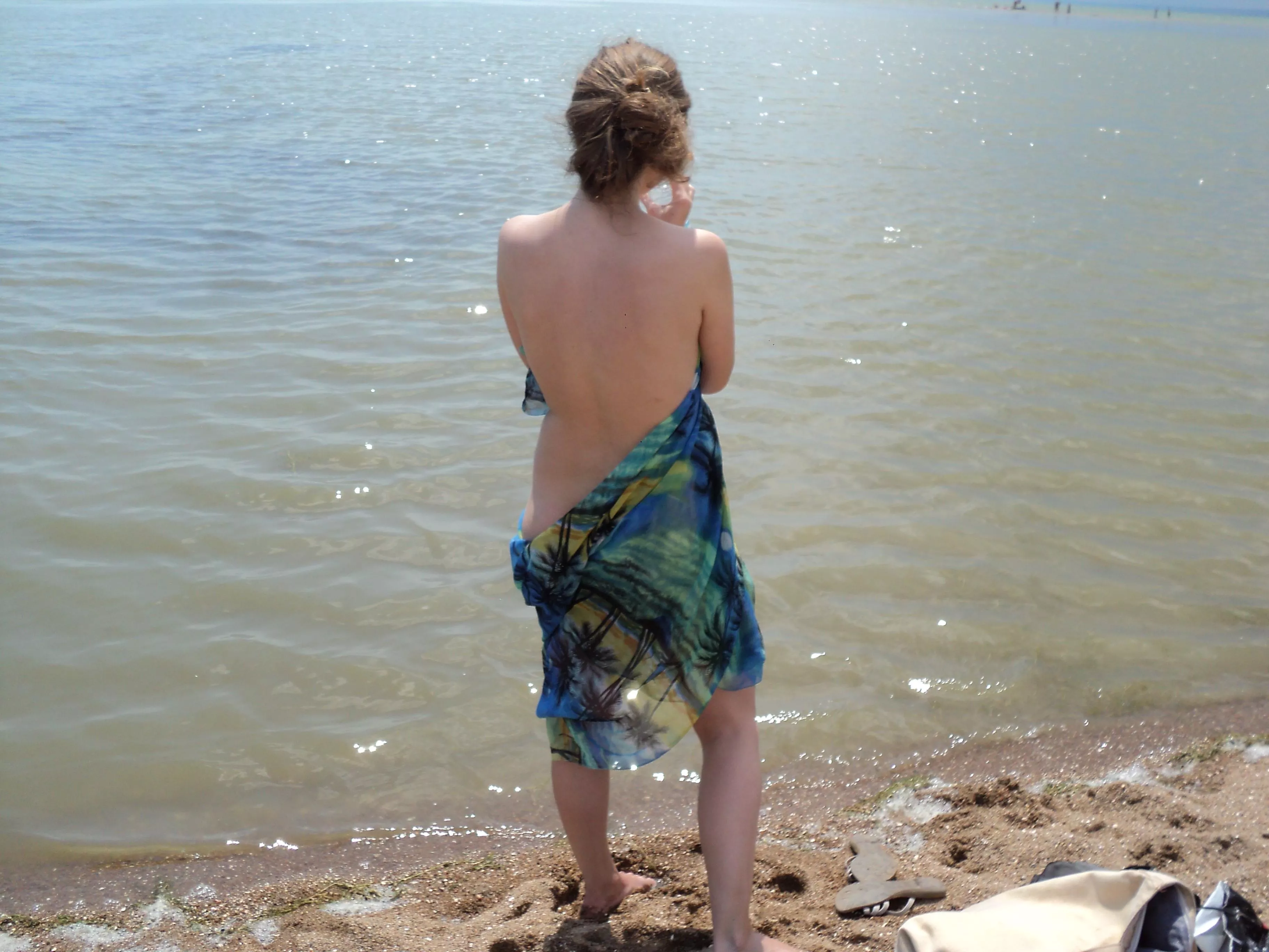 When the wind blows I cover my body with a light cloth