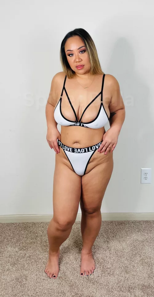 Getting used to being worshipped for my curves