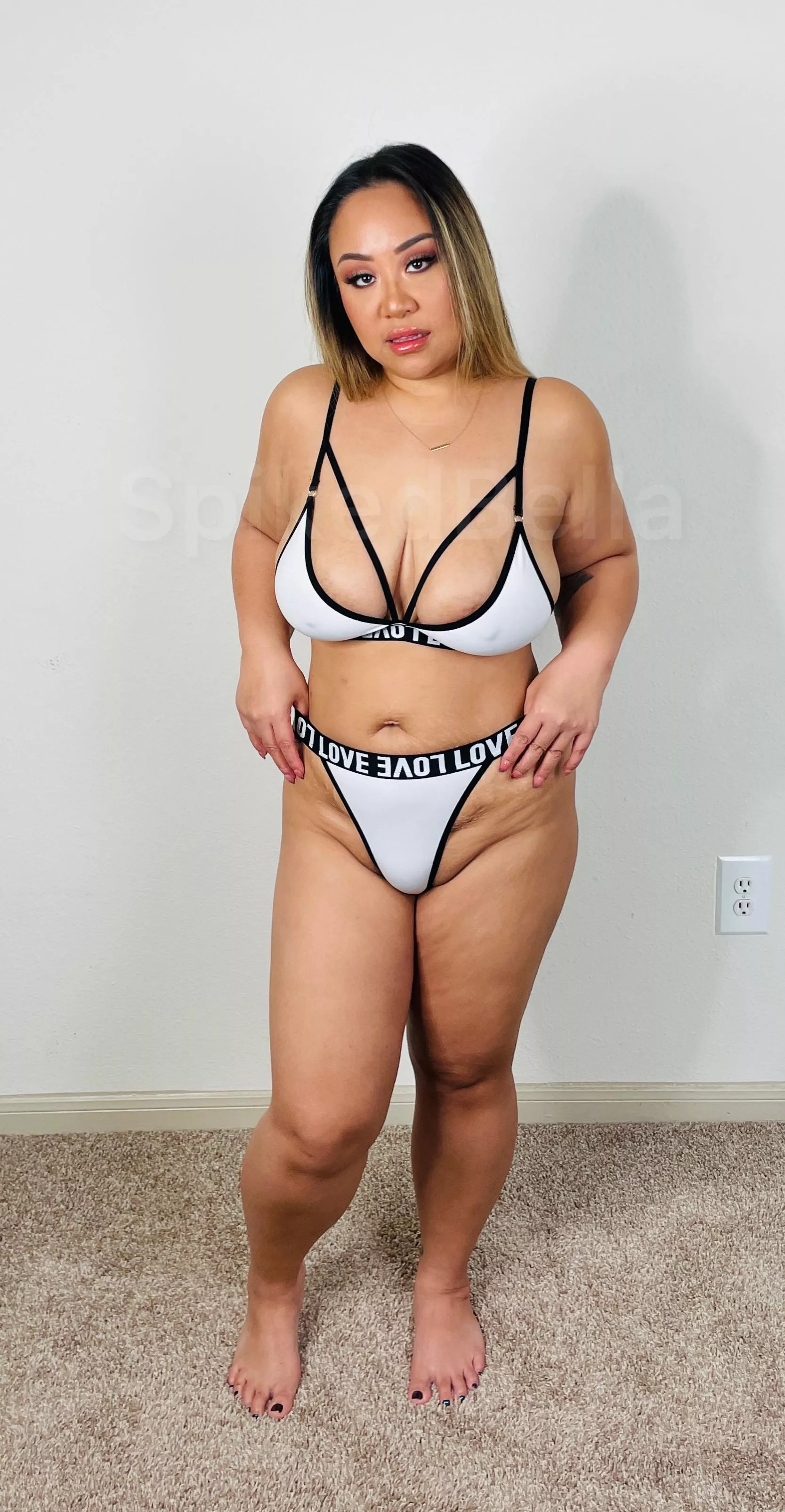 Getting used to being worshipped for my curves