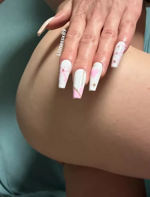 Haven’t painted My nails in sooo long, what do you think of the new set?