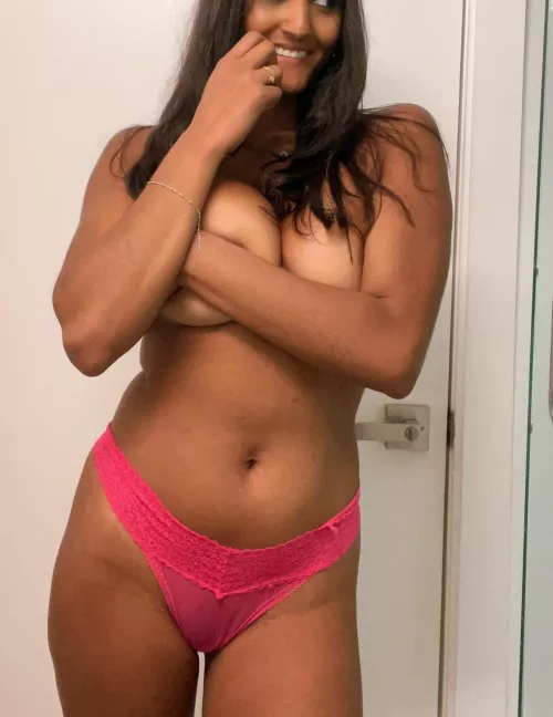 Horny Wife Calling all daddies: Who's ready to play?