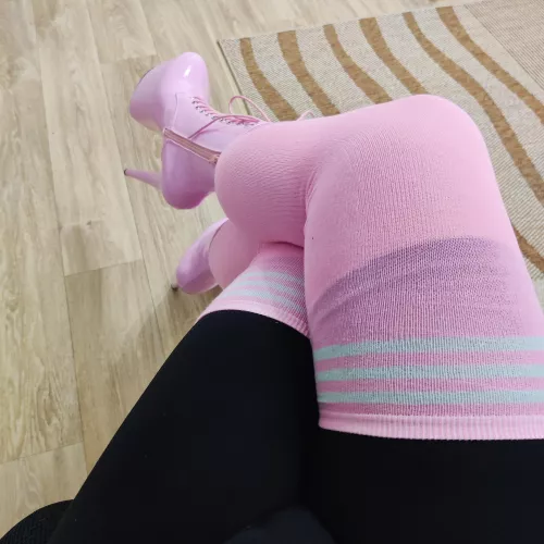 I believe in pink plateau heels supremacy 🩷👠