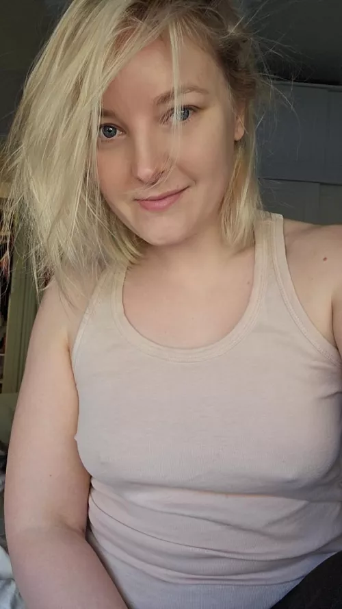 Just woke up, good morning 💋