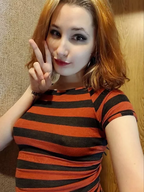 My homemade outfit and of course it's without bra😍