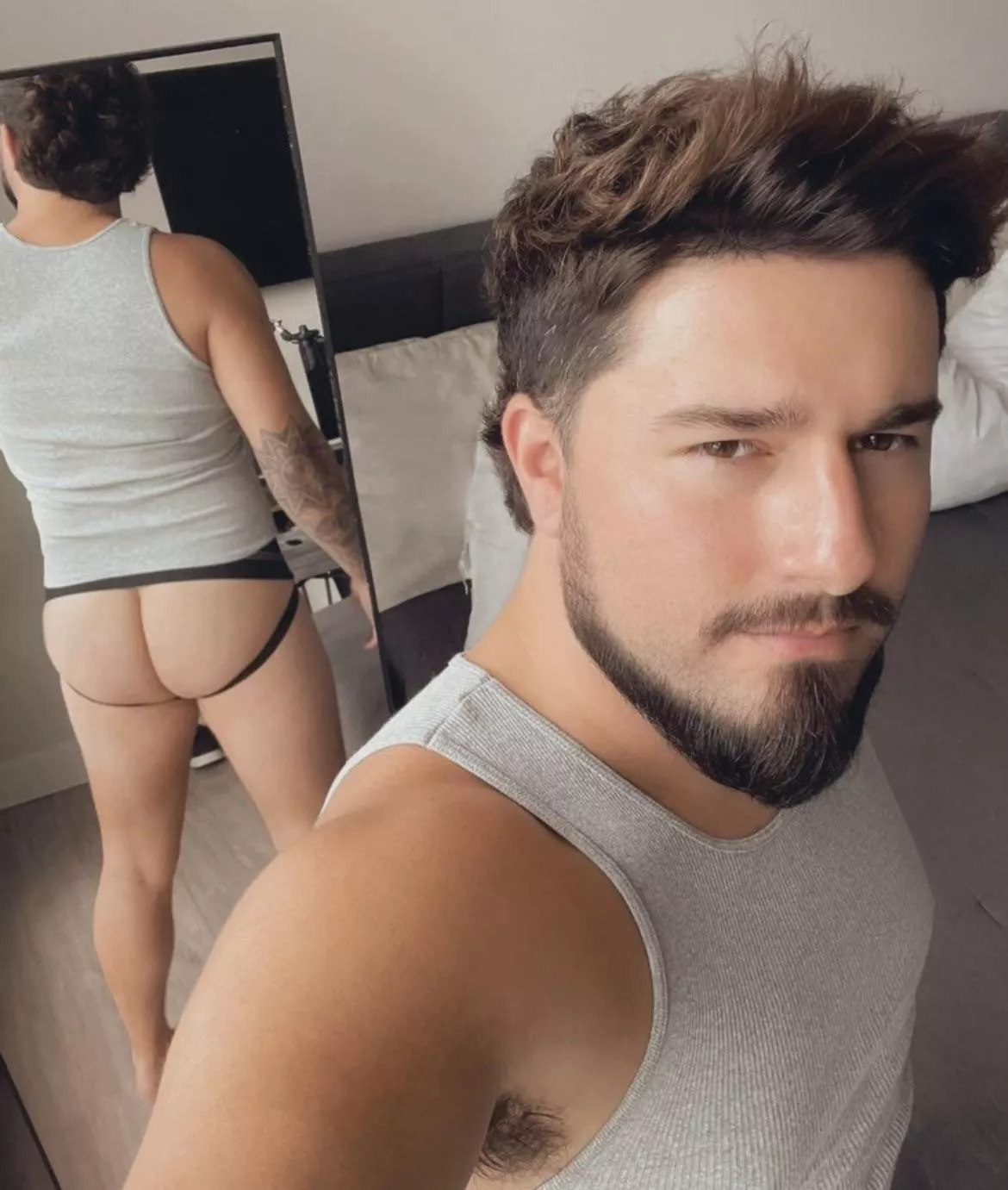 need someone to spread my cheeks and fuck my ass 🫠🙇🏻