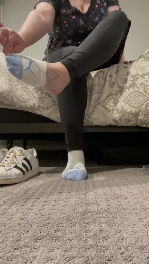 [Selling] Peeling these socks off is hard cause they’re stuck to my feet. Care to help me out? 🧦💦