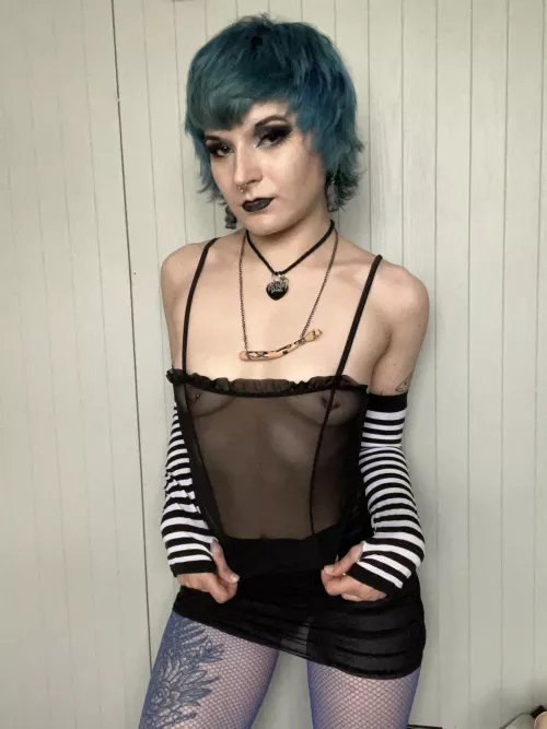 Short hair and small tits. I think it’s a great combo. ✨