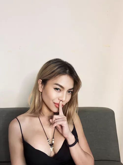 Tired of the same old thing? Try dating an Asian girlfriend like me! 😘