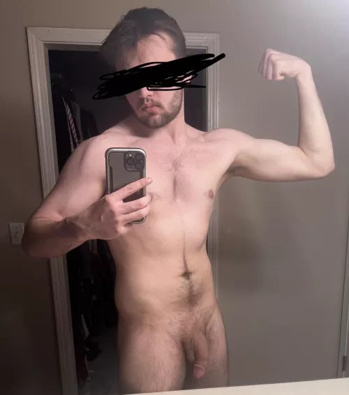 21(m) 6’5, 195lbs, I’ve been trying to bulk this winter. How do I look?