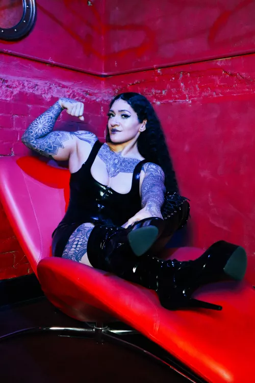 Black latex is a forever kind of love