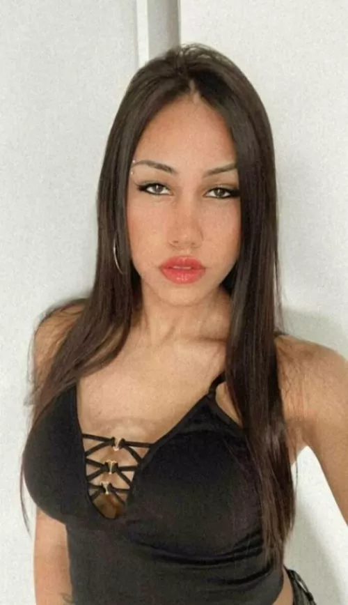 Can you tell that I am a Latina police officer?