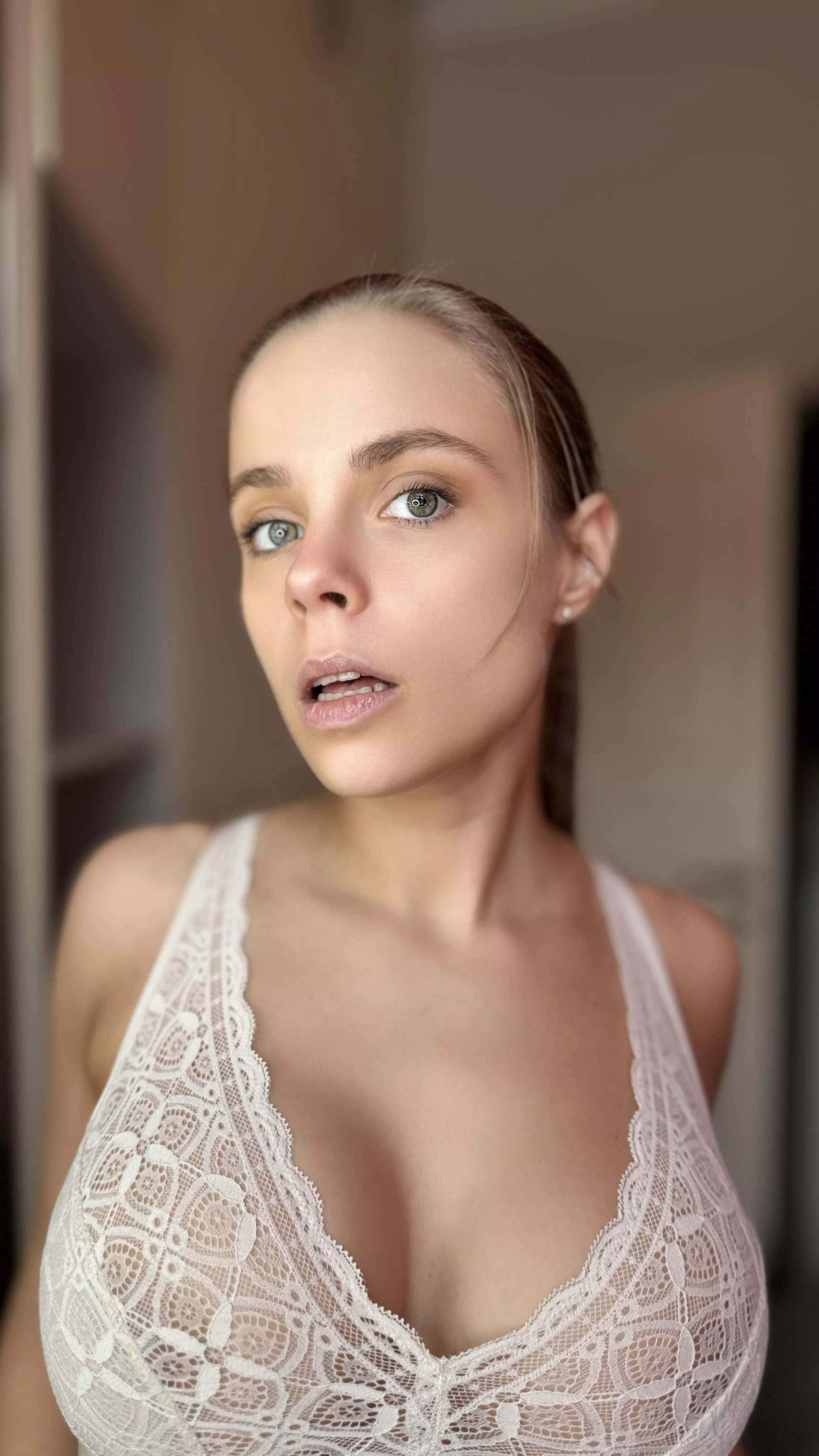 Do u keep eye contact?