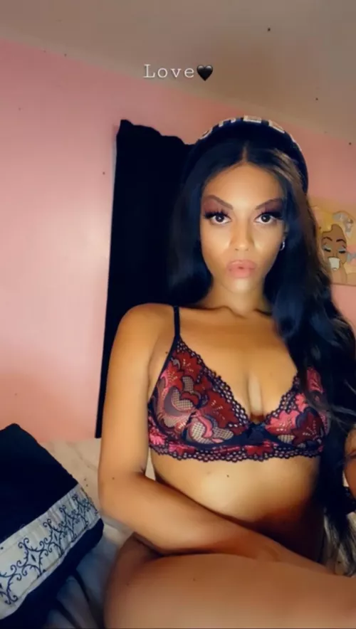 I heard it’s thirsty Thursday. 😈