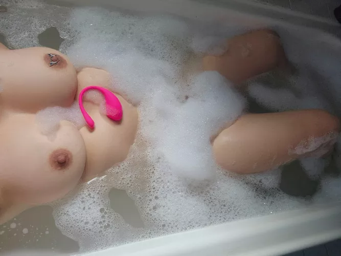 I love my lush3 in the bath. Even better when someone controls it remotely for me 🤤💦
