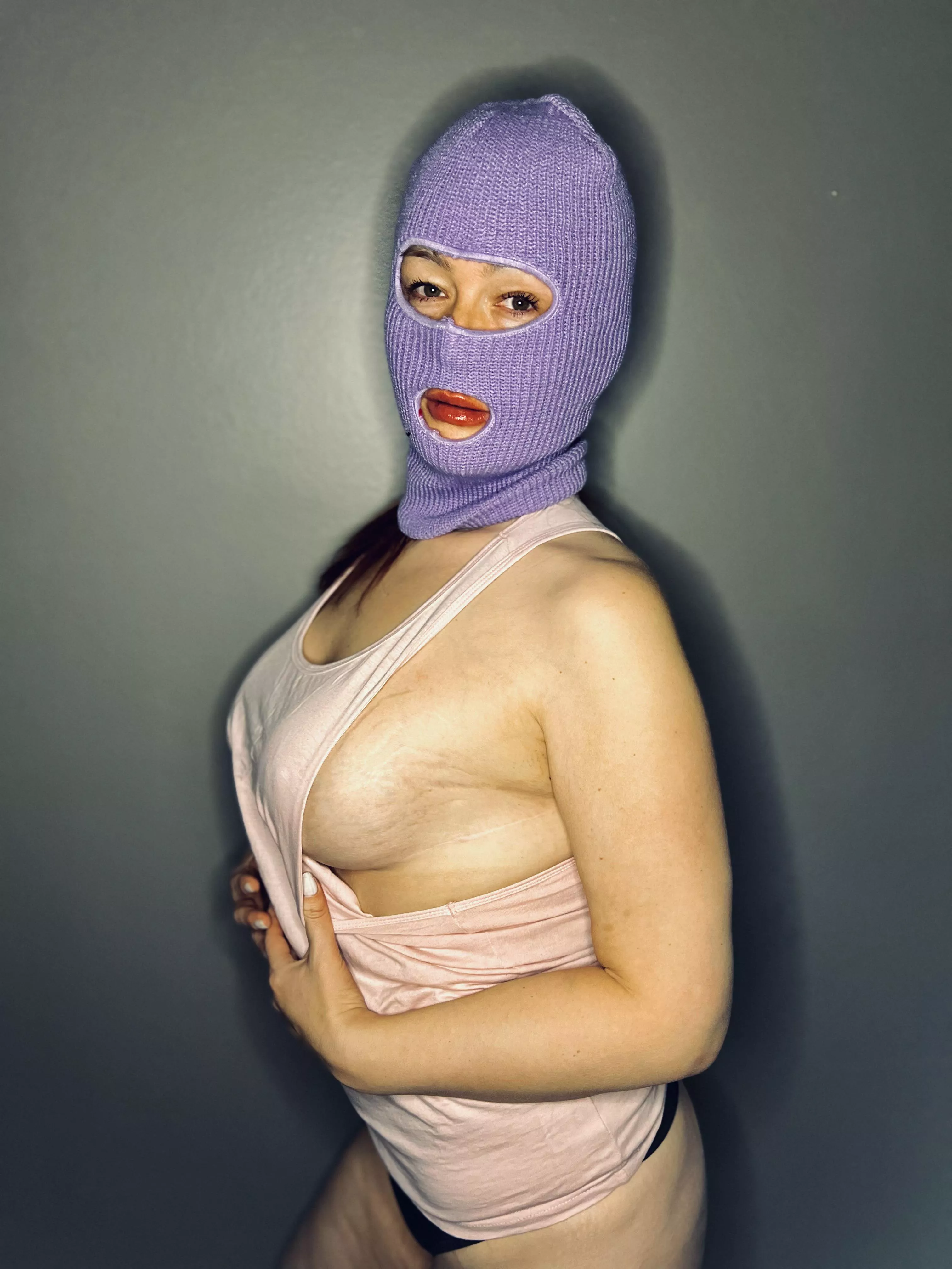 I love to show sideboobs! What do you think?