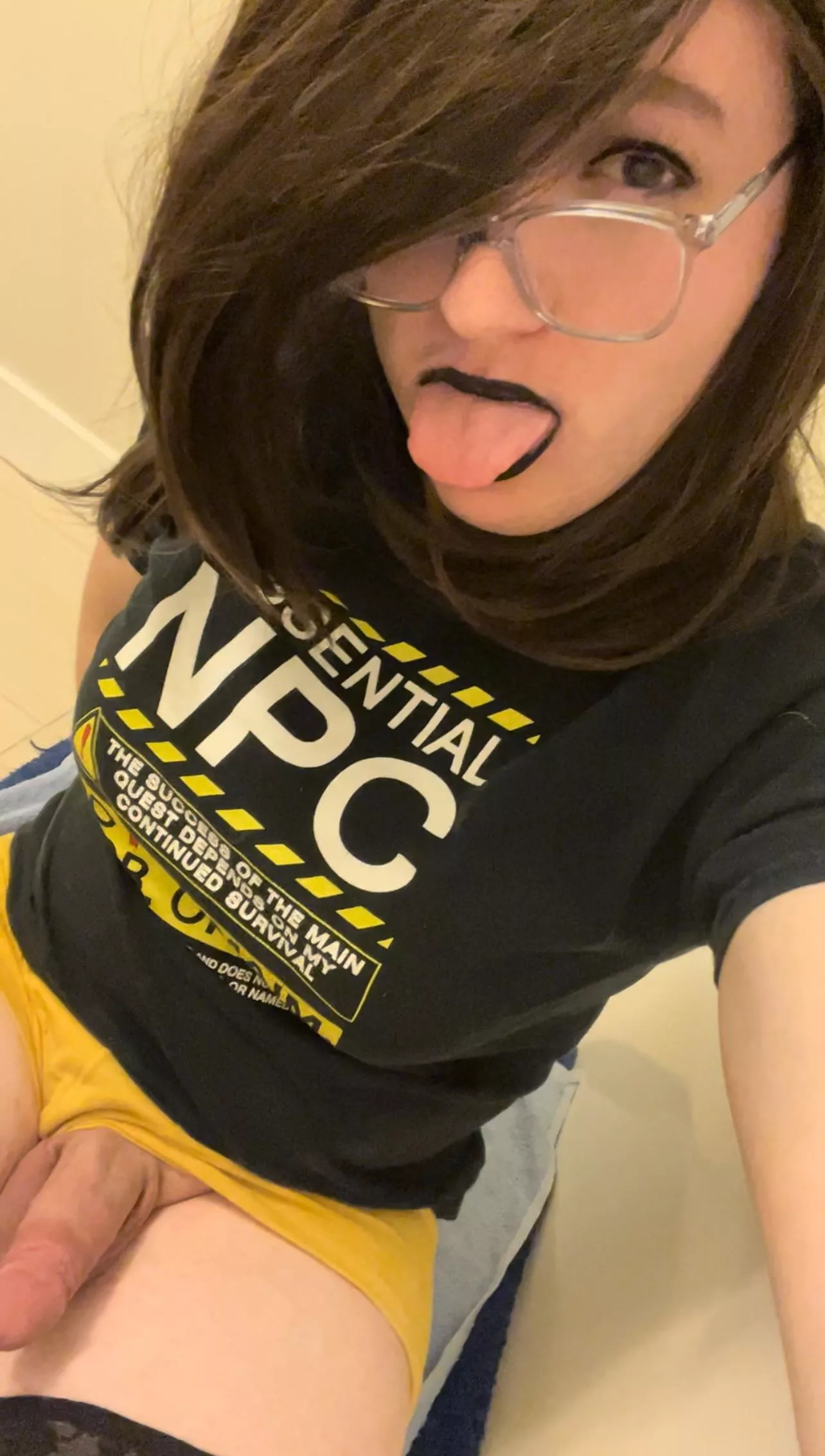 I need a cock to please