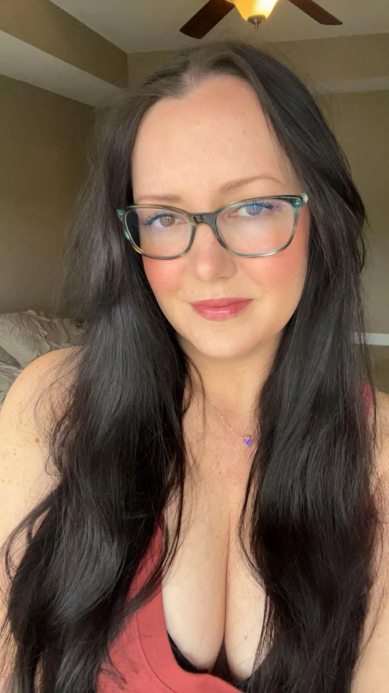 Just some good ol mom cleavage 