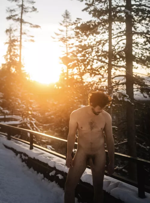 Love the feeling of being naked in the snow