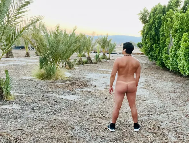 Nothing but shoes on is my permanent aesthetic, indoors or out