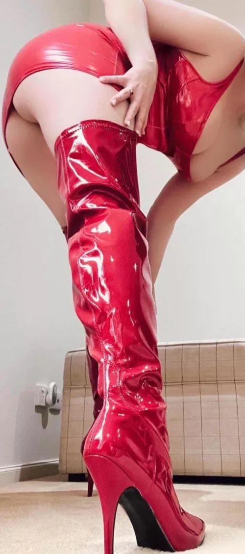 Stepping on little boys today 👠