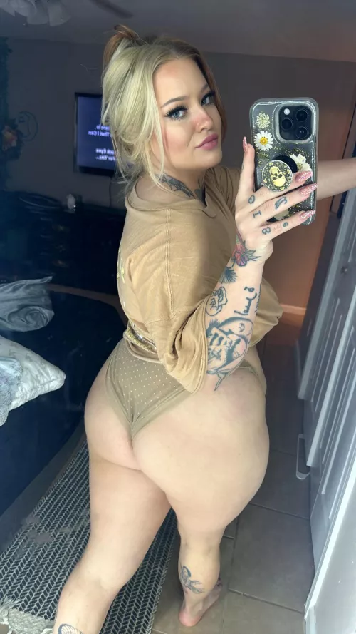 can you guess where I need your face rn?