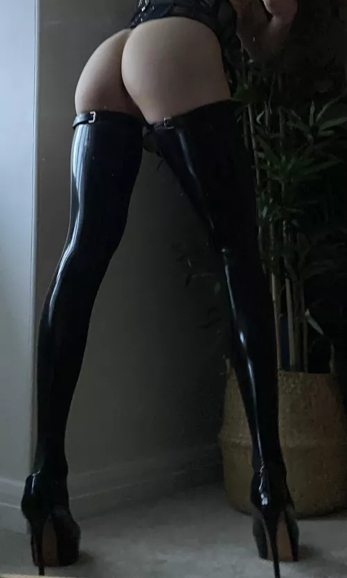 If you zoom you can see my balls