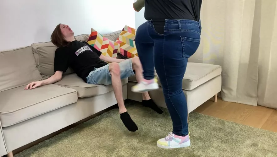 Write us any plans for his fucking crotch - more pain = more fun 🤩😁🦵🙋‍♀️ - Dave Moon - Jennifer - BrutalBusting [domme]