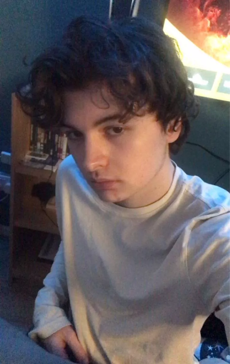 Anyone down to play Fortnite? (You’ll have to reboot me twice per game, minimum).