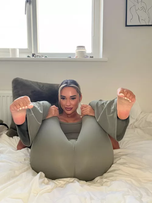 Caught my boss leaking over me in my work outfit today