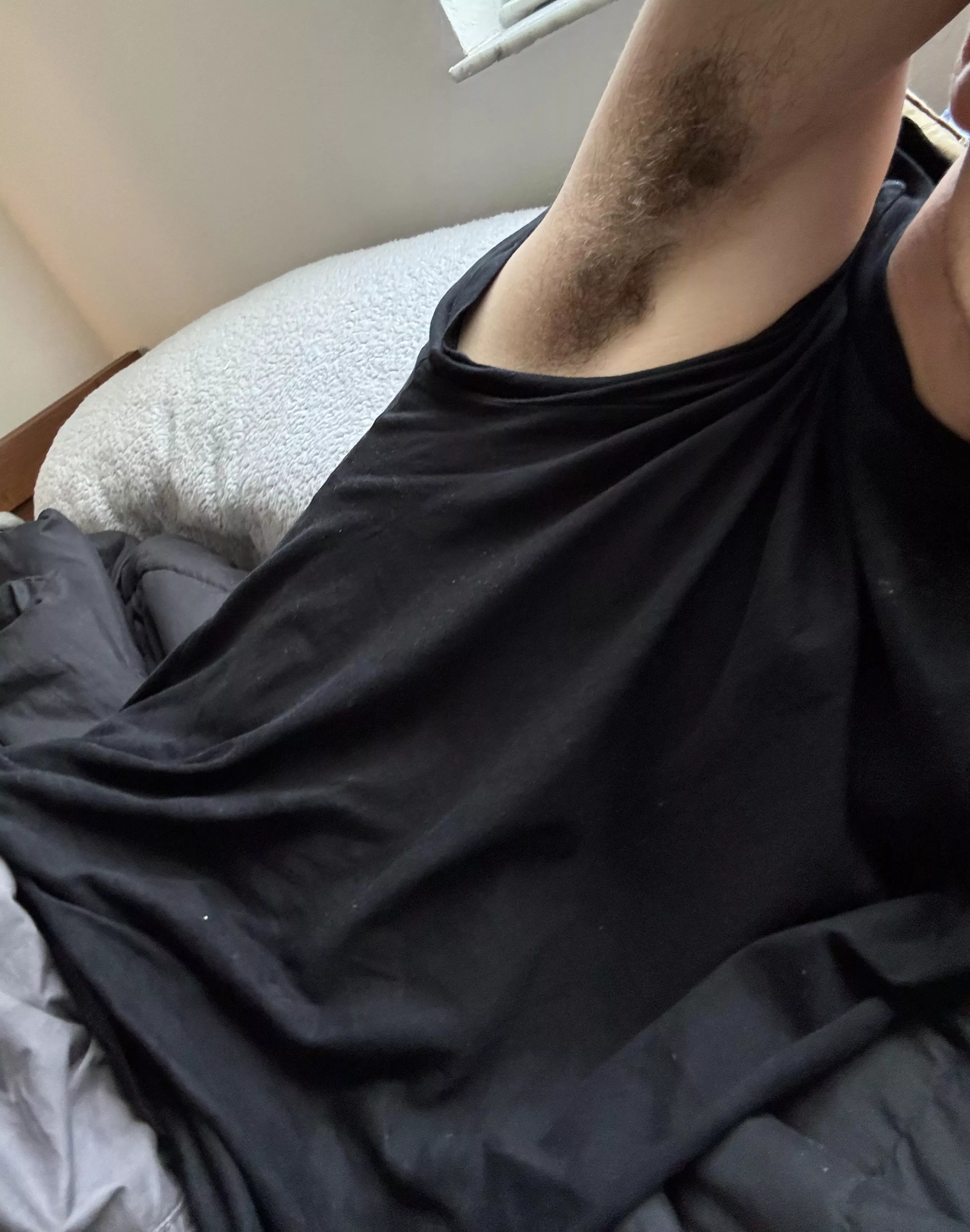 debating if i should put on deodorant