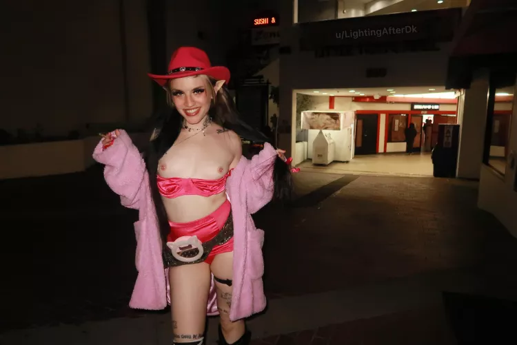 Flashing after the Hentai Rave last night in DTLA