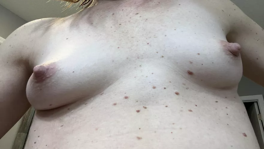 Fresh out of the shower tiny tits. 