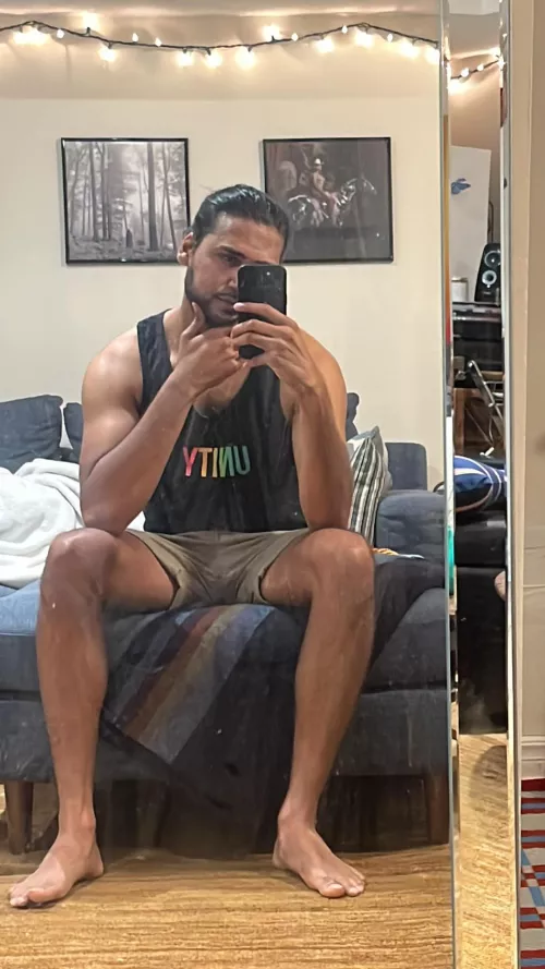 Hello fellow gay bros 🤗