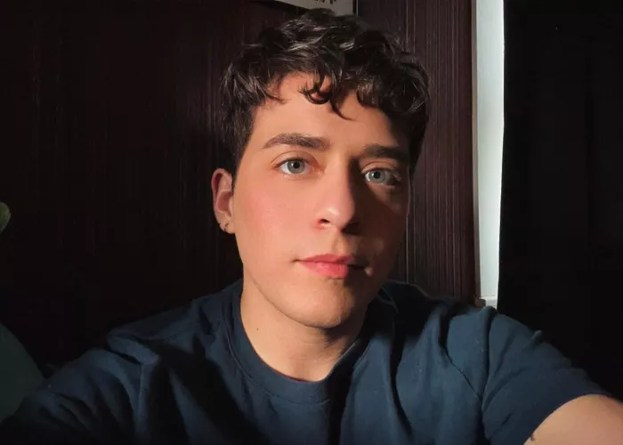 Hey 😁 I feel like an actual adult now after doing my taxes, getting car insurance and picking up my first ever car on Thursday hehe